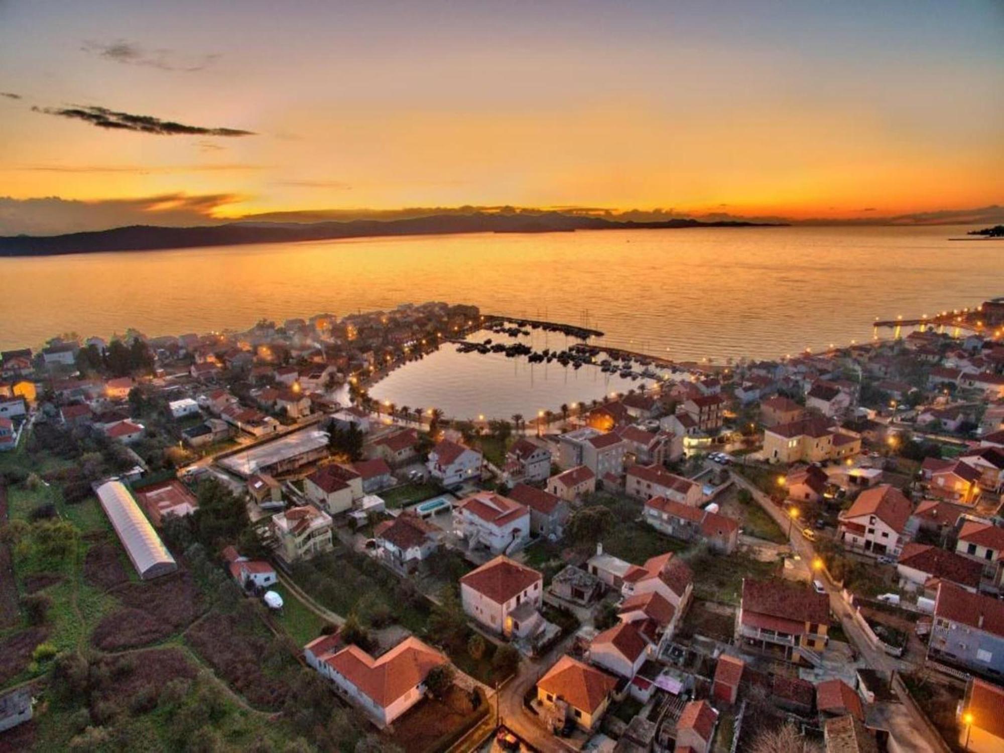 Scenic Holiday Home In Bibinje Near Sea Ngoại thất bức ảnh